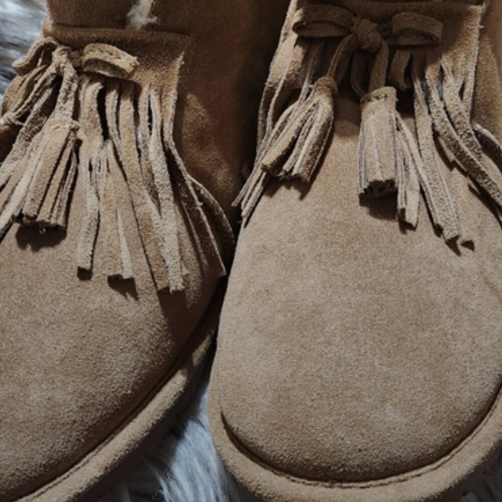 Classic Bearpaw Size 12 Wide Womens Christie Boots